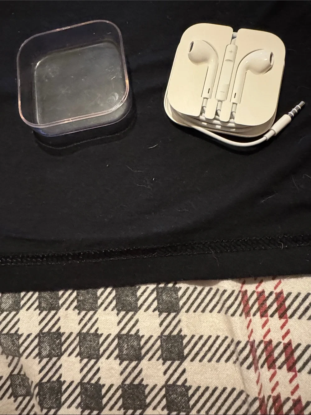 Apple White EarPods Remote and Microphone NEVER Used Opened First Time for Pics